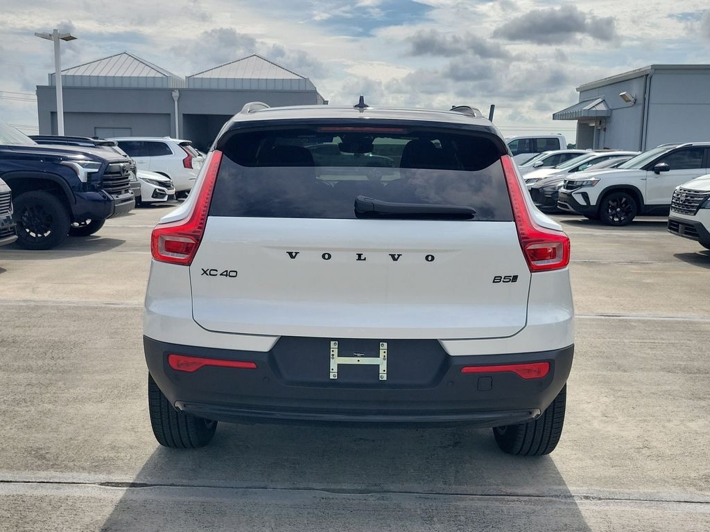 New 2026 Volvo XC40 B5 Ultra Black Edition SUV