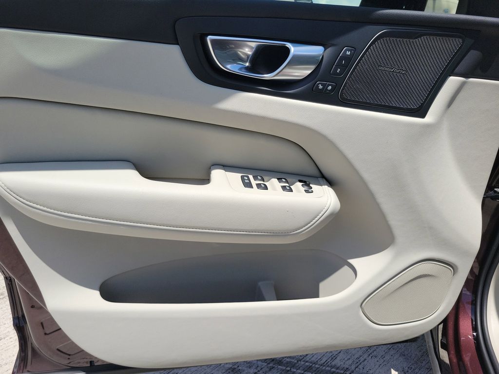 2026 Volvo XC60 Ultra - Photo 11