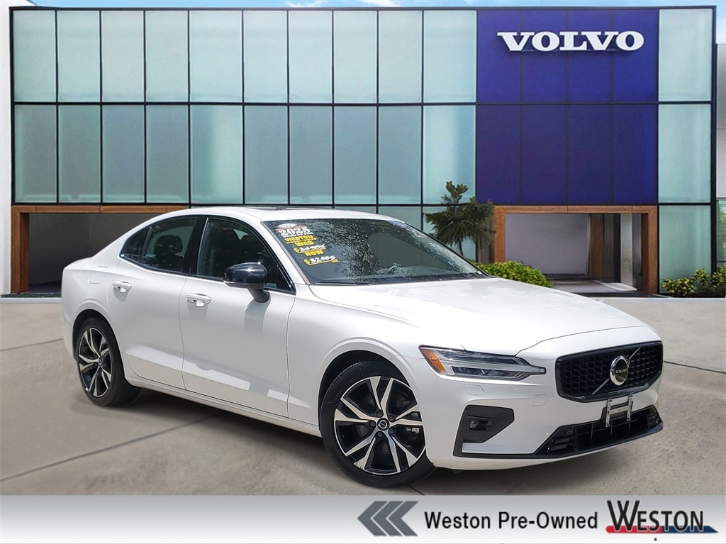 2025 Volvo S60 Sedan 