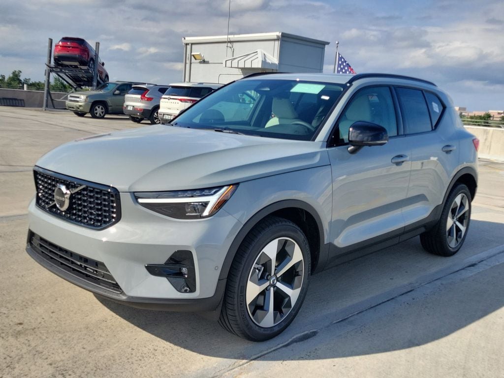 New 2026 Volvo XC40 B5 Plus SUV