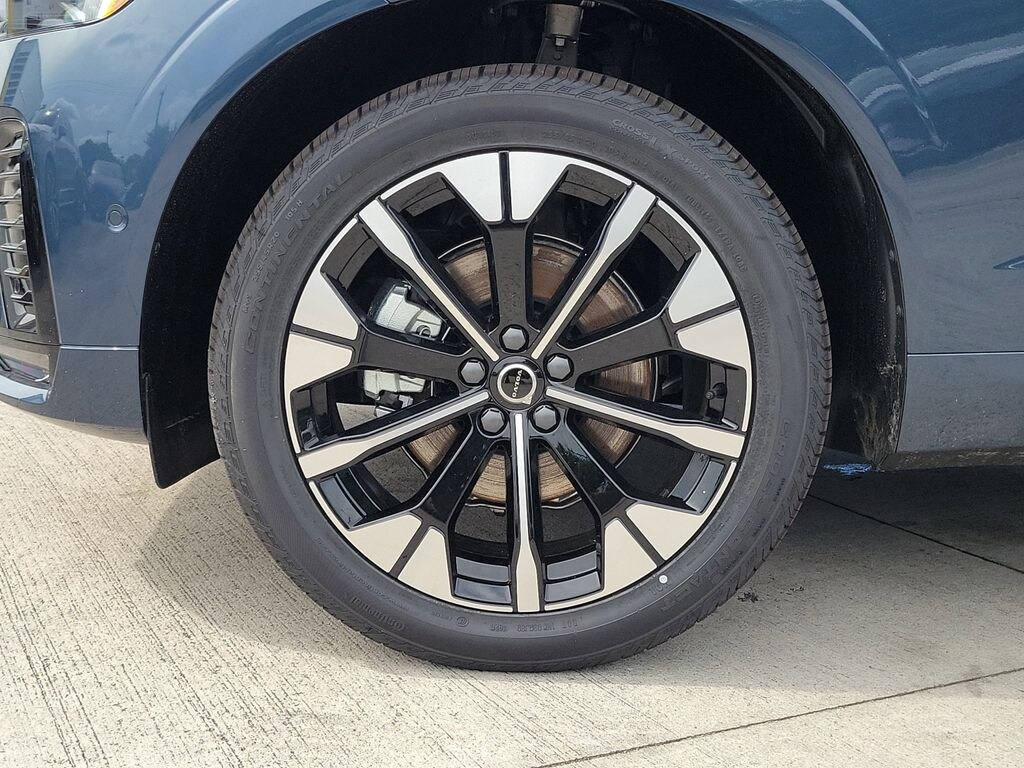 New 2026 Volvo XC60 B5 Plus SUV
