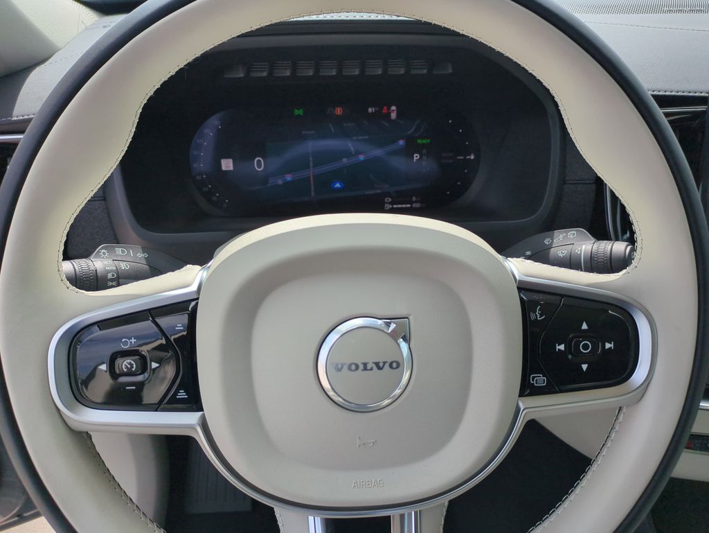 2026 Volvo XC90 Ultra - Photo 15