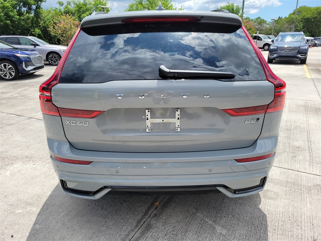 New 2026 Volvo XC60 B5 Core SUV