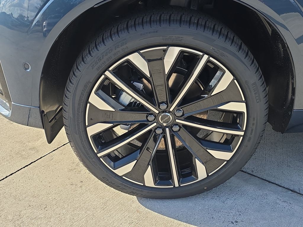 New 2026 Volvo XC60 B5 Ultra SUV