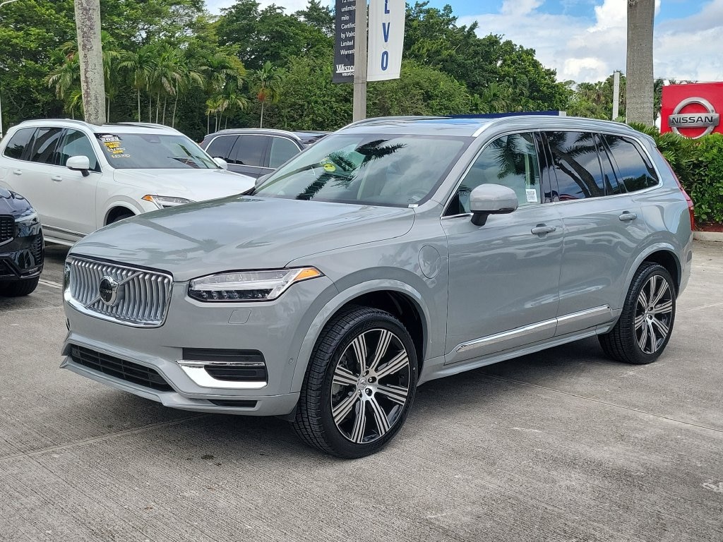 Certified 2025 Volvo XC90 Plug-In Hybrid T8 Plus SUV