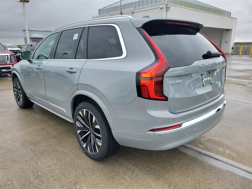 New 2026 Volvo XC90 plug-in hybrid T8 Core SUV