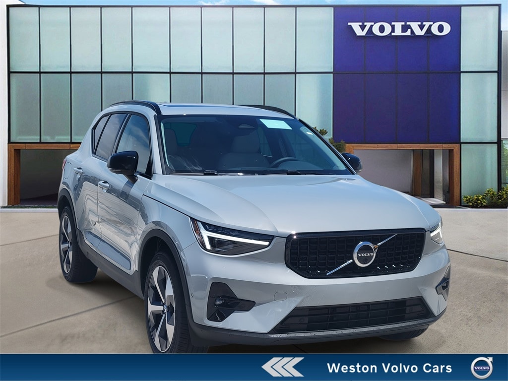 New 2026 Volvo XC40 B5 Plus SUV