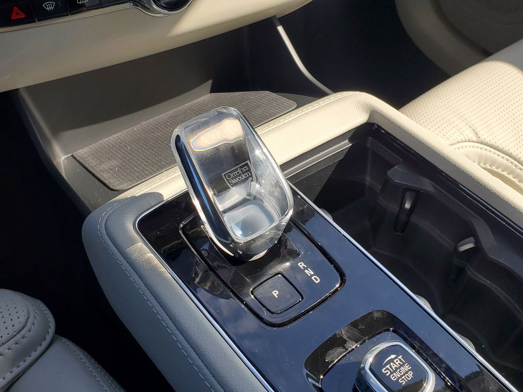 2026 Volvo XC90 Ultra - Photo 16