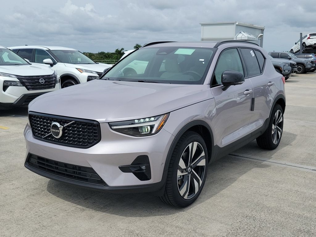 New 2026 Volvo XC40 B5 Ultra SUV