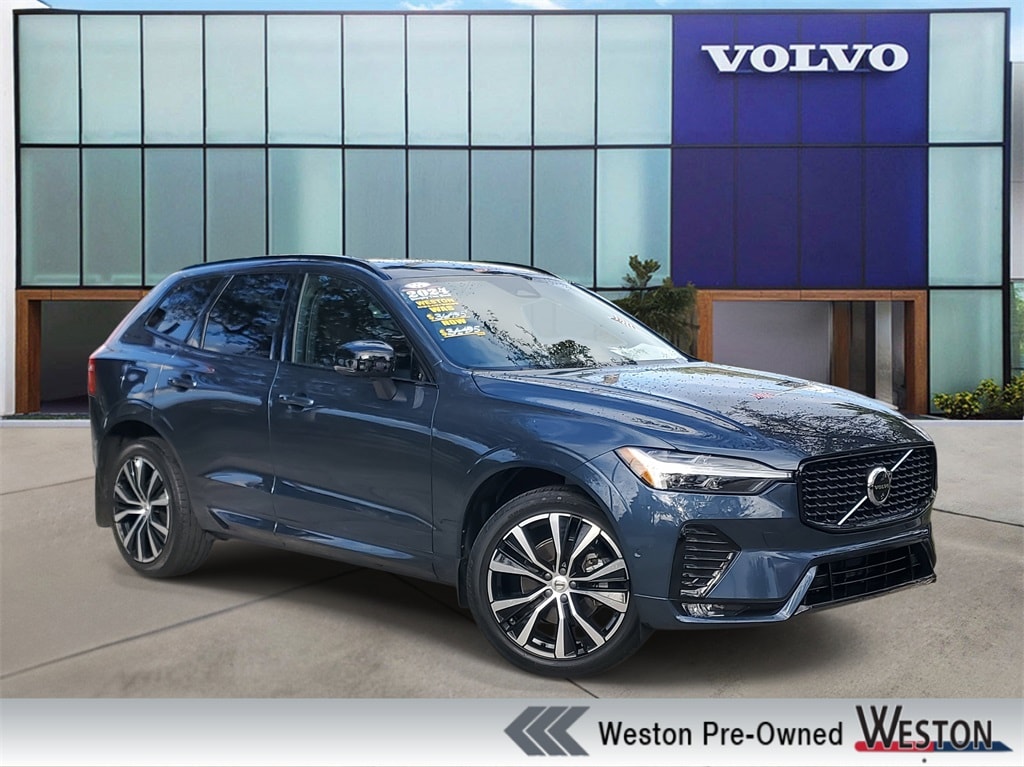 2024 Volvo XC60 Plus's photo