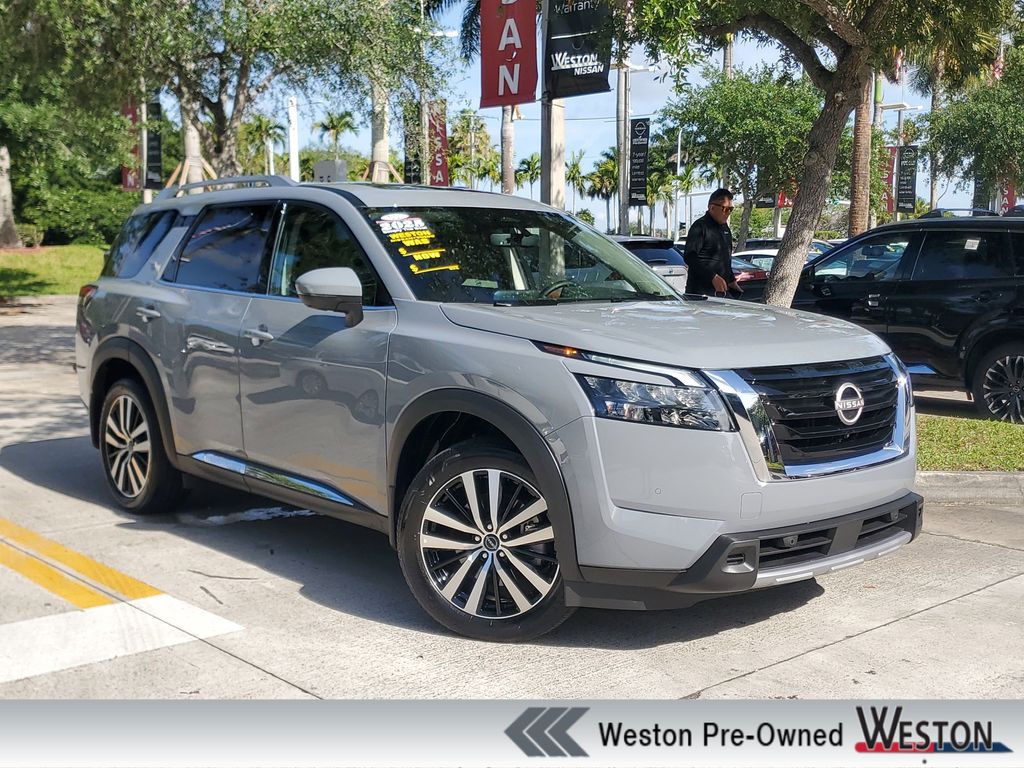 2025 Nissan Pathfinder Platinum 2WD's photo