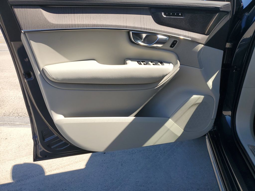 2026 Volvo XC90 Ultra - Photo 11