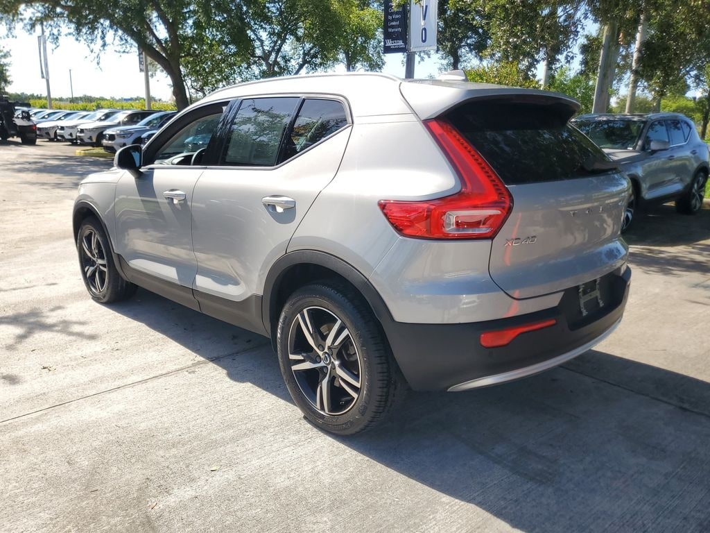 Certified 2023 Volvo XC40 B4 Core SUV