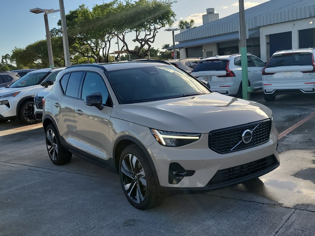 2026 Volvo XC40