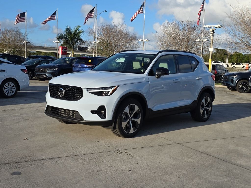 New 2026 Volvo XC40 B5 Plus SUV