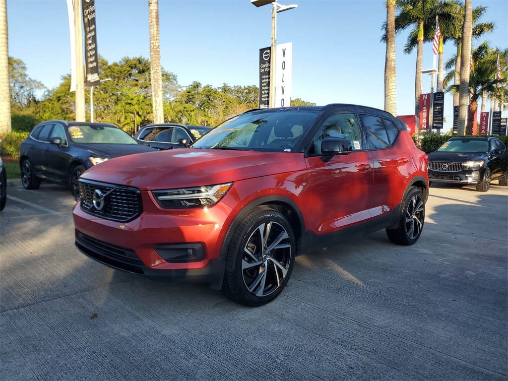 Used 2022 Volvo XC40 R-Design SUV