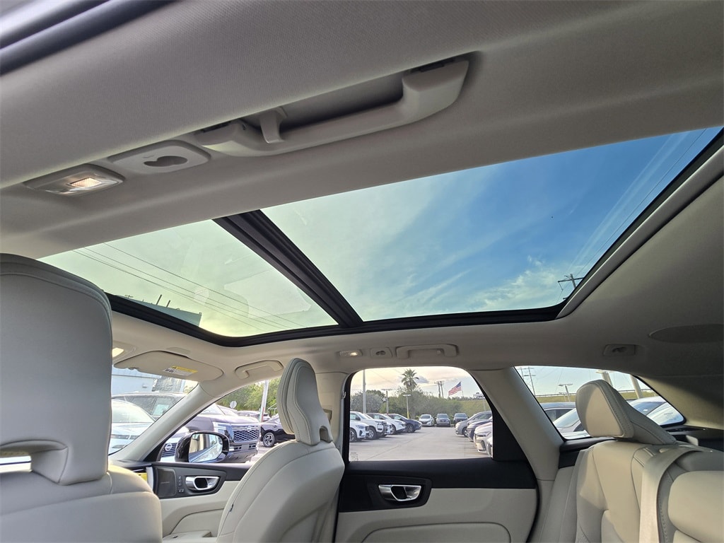 2026 Volvo XC60 Ultra - Photo 8