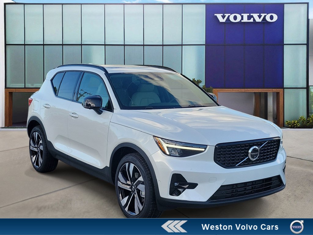2026 Volvo XC40