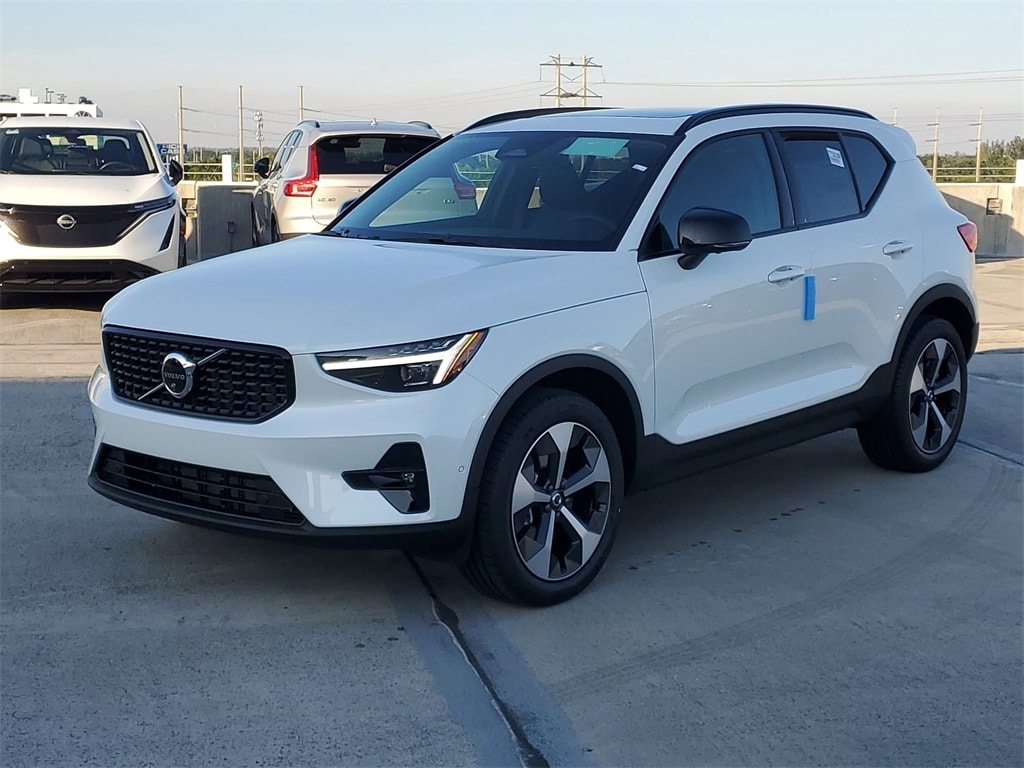 New 2026 Volvo XC40 B5 Plus SUV