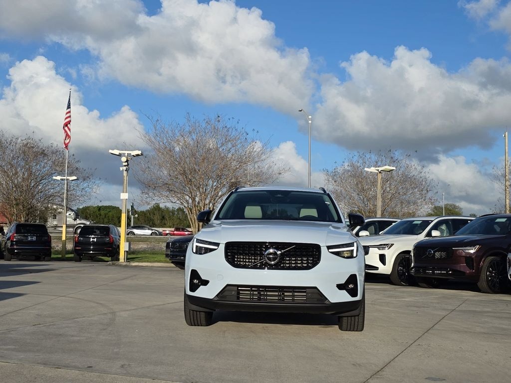 New 2026 Volvo XC40 B5 Plus SUV