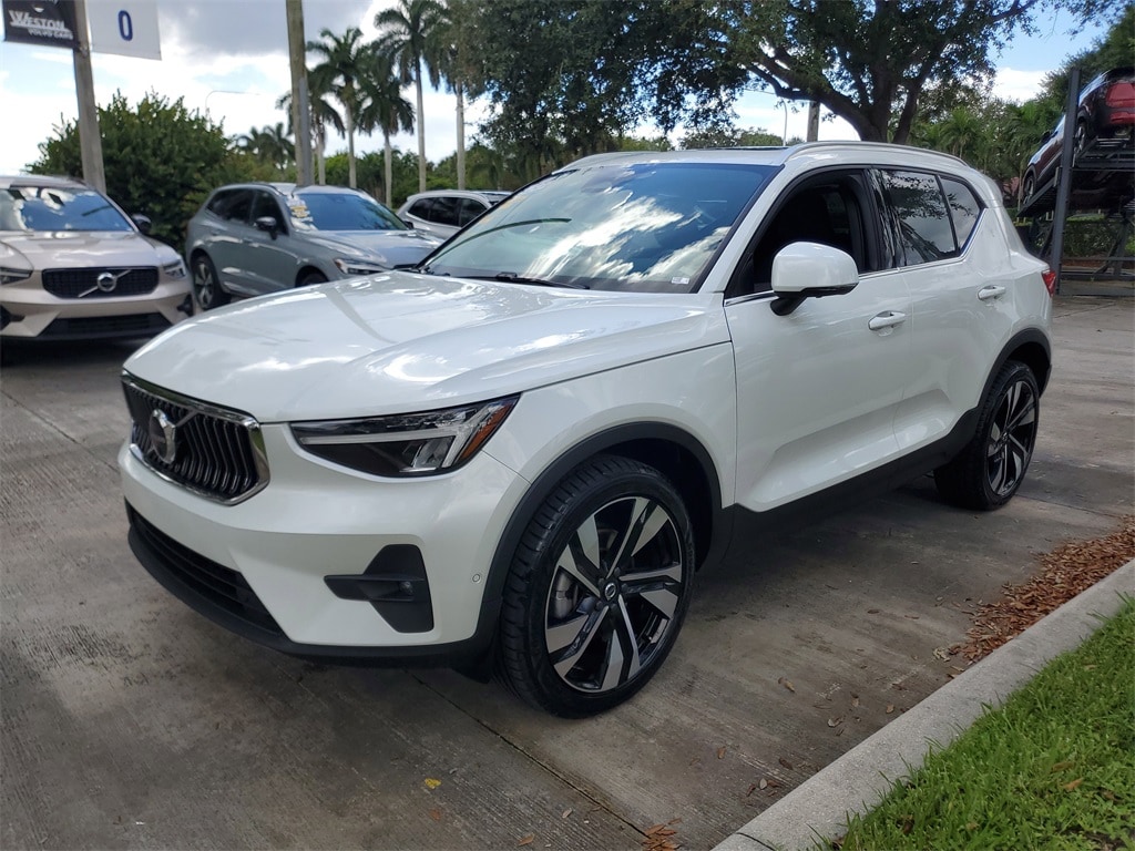 Certified 2023 Volvo XC40 B5 Plus Bright Theme SUV