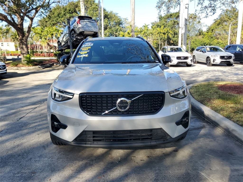 Certified 2025 Volvo XC40 B5 Plus Dark Theme SUV