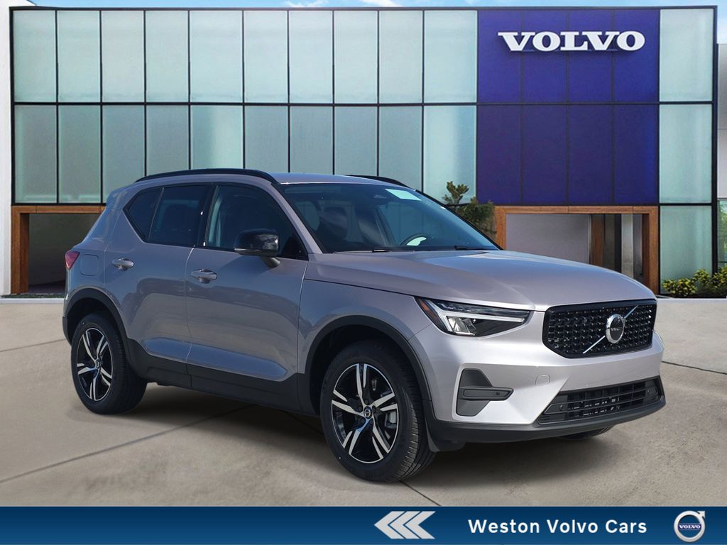 2026 Volvo XC40