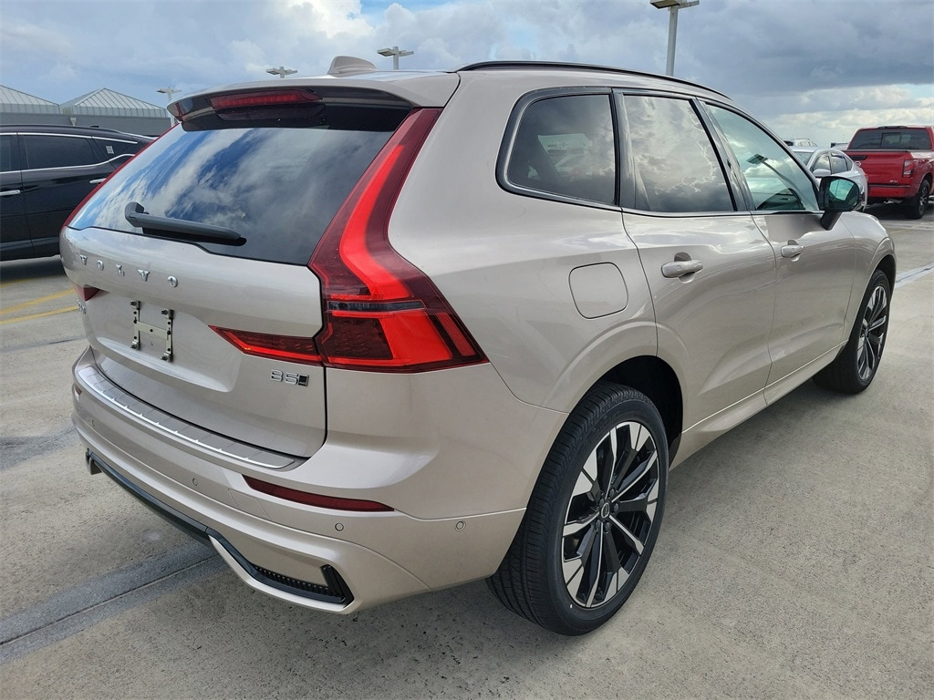 New 2026 Volvo XC60 B5 Plus SUV