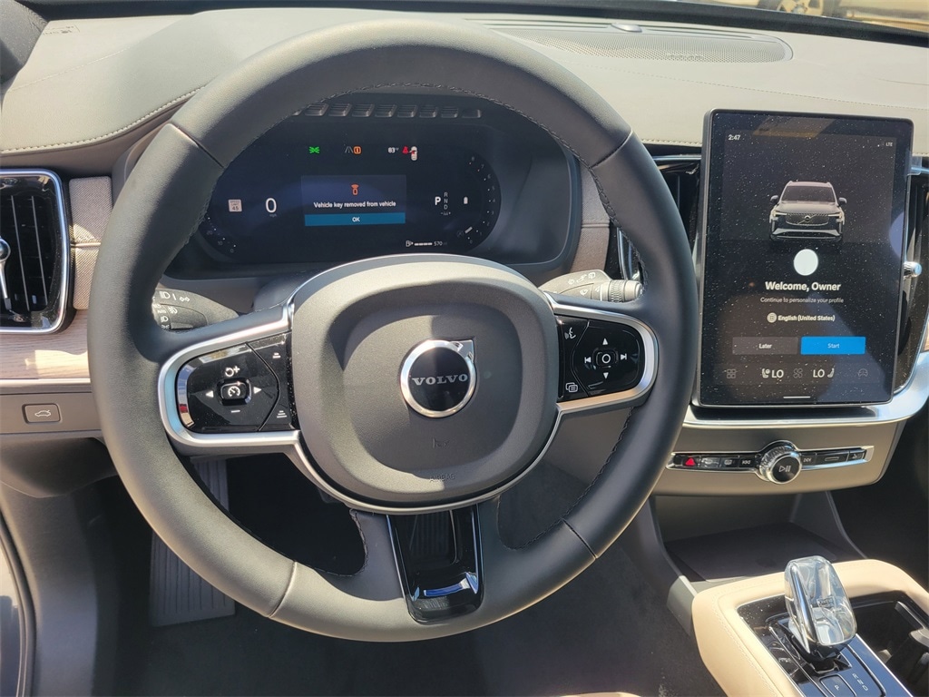 2026 Volvo XC90 Plus - Photo 13
