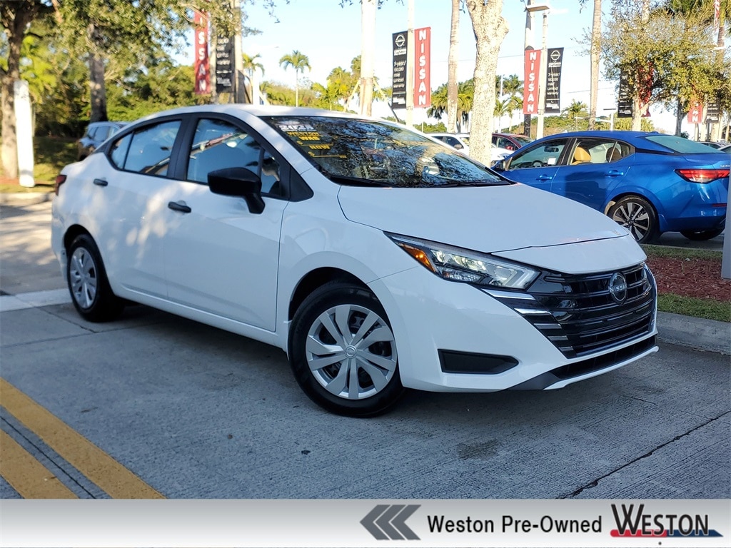 2025 Nissan Versa Sedan S's photo
