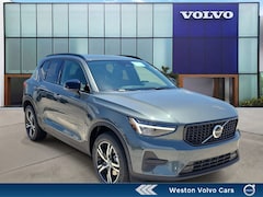 2026 Volvo XC40 B5 Core AWD SUV T817420