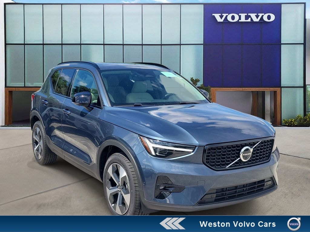 New 2026 Volvo XC40 B4 Plus SUV