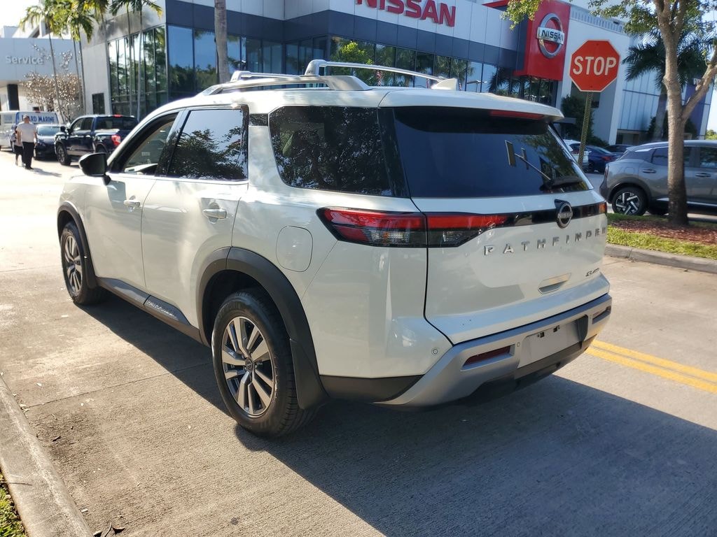 Used 2023 Nissan Pathfinder SL SUV