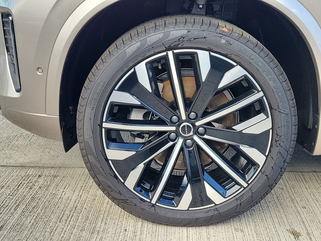 New 2026 Volvo XC90 B6 Plus 7-Seater SUV