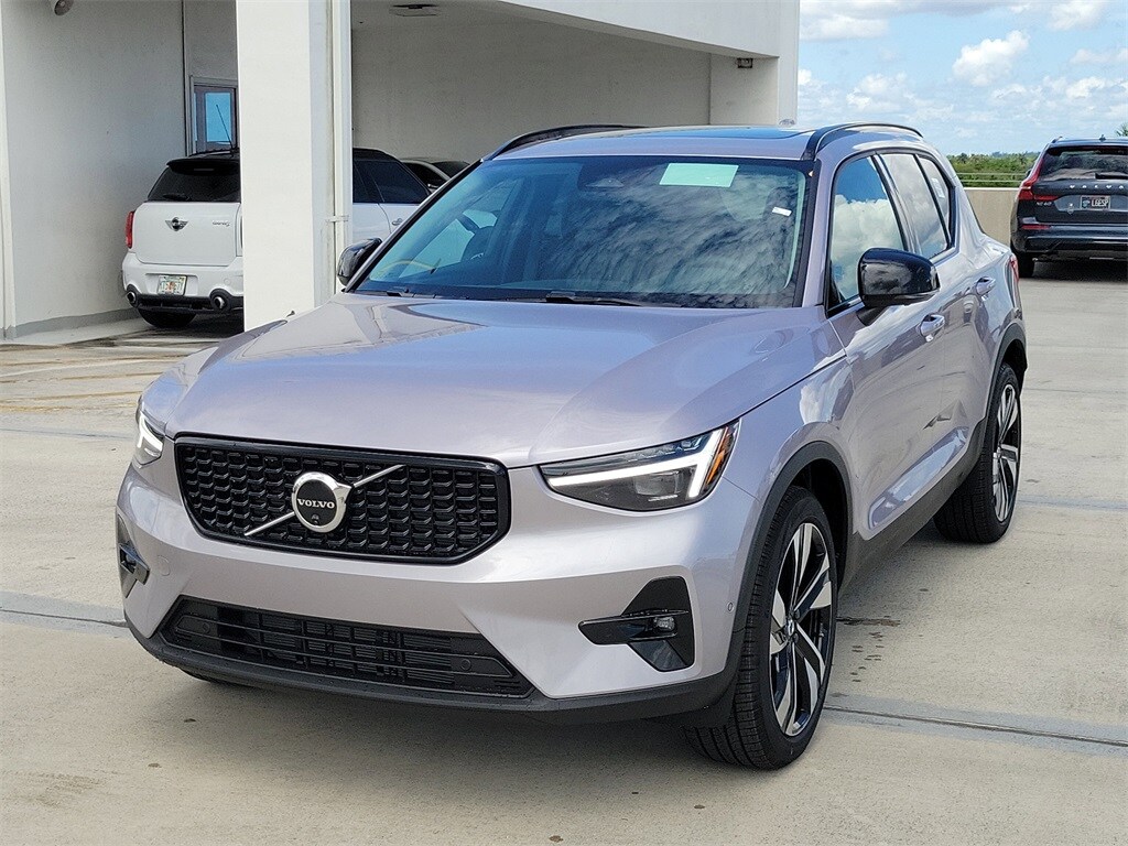New 2026 Volvo XC40 B4 Plus SUV