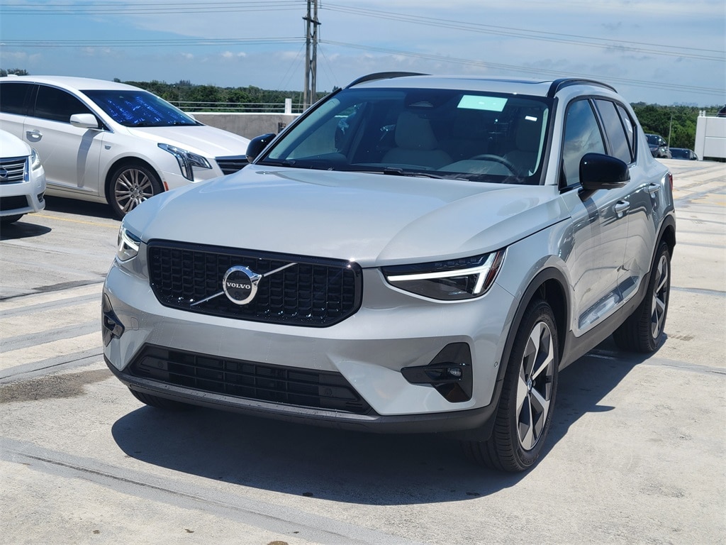 New 2026 Volvo XC40 B5 Plus SUV
