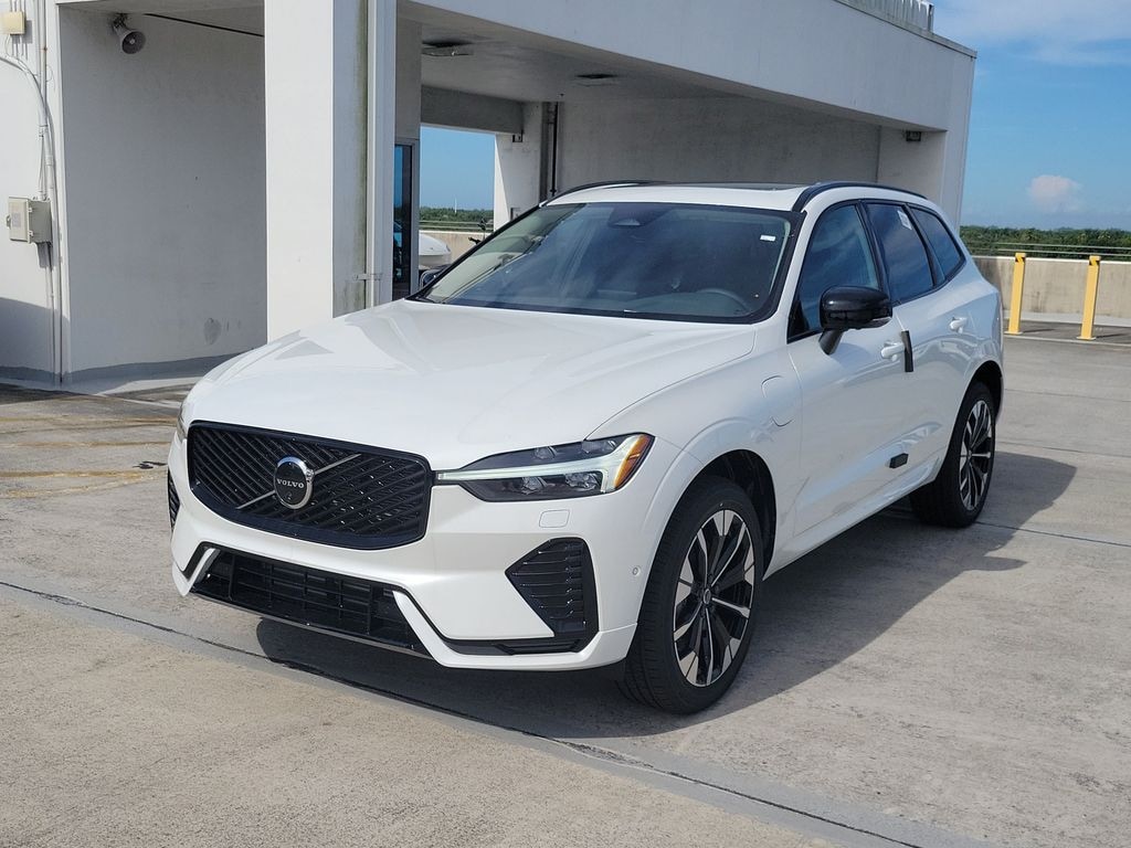 New 2026 Volvo XC60 plug-in hybrid T8 Plus SUV