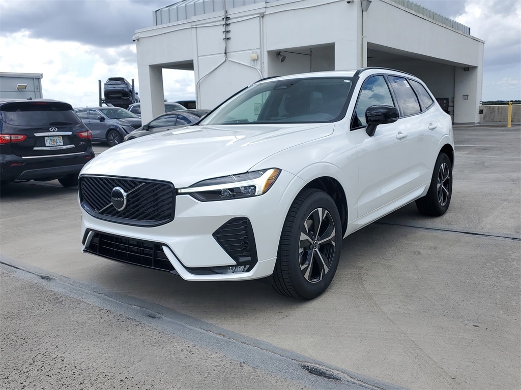 New 2026 Volvo XC60 B5 Core SUV