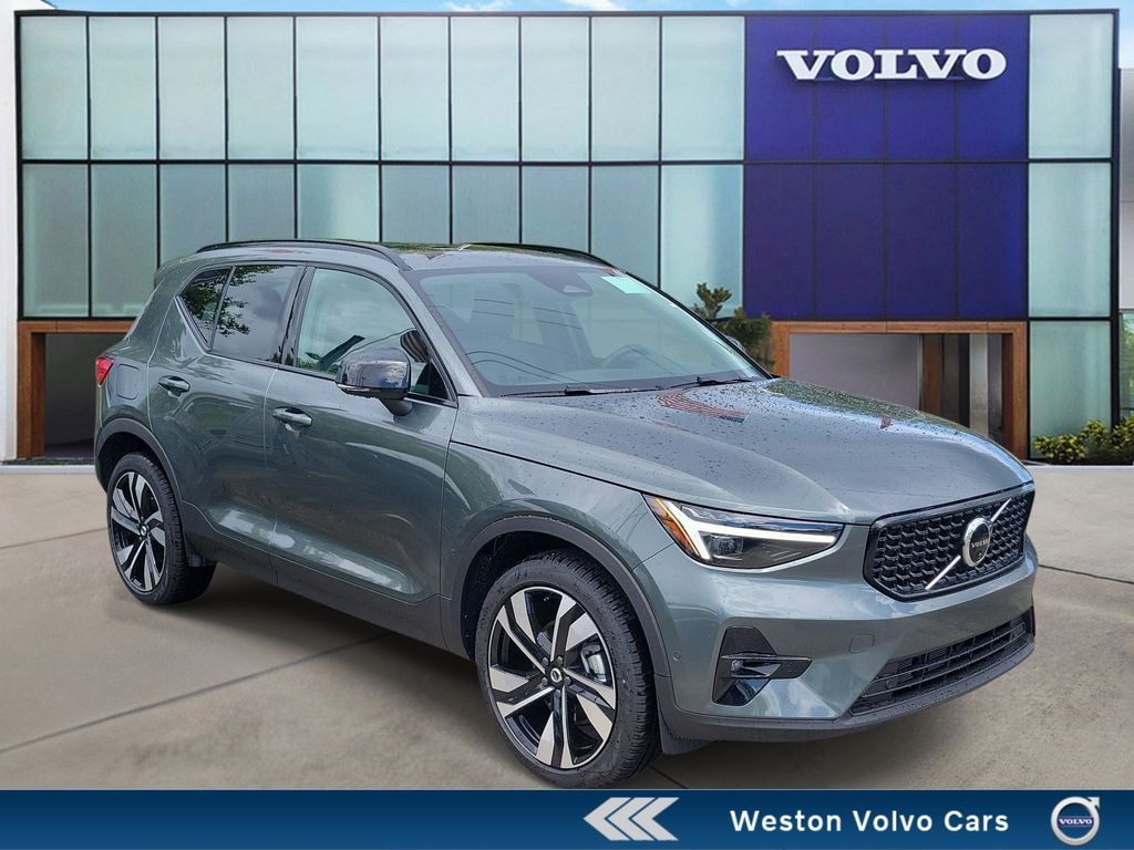 New 2026 Volvo XC40 B5 Plus SUV