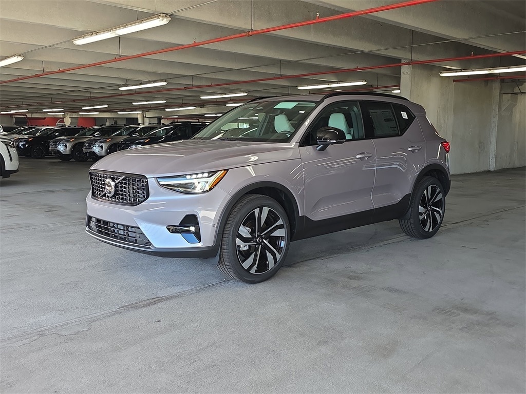 New 2026 Volvo XC40 B5 Plus SUV