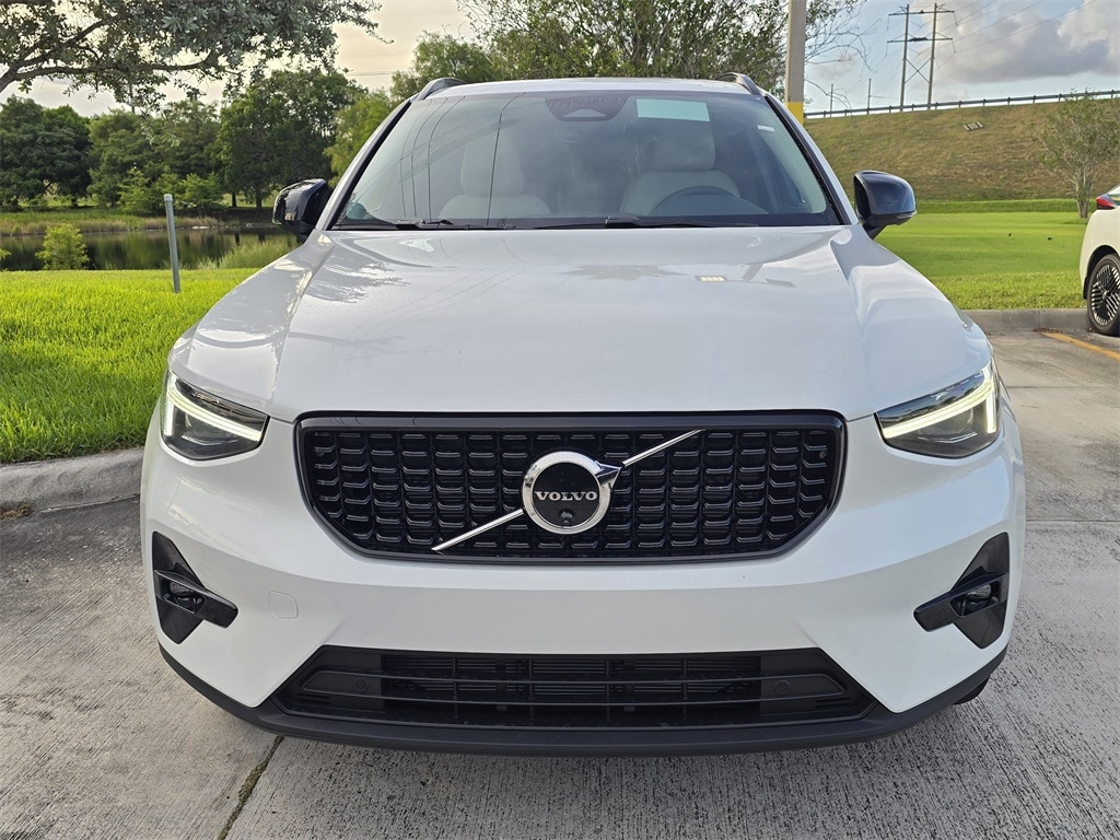 New 2026 Volvo XC40 B5 Plus SUV