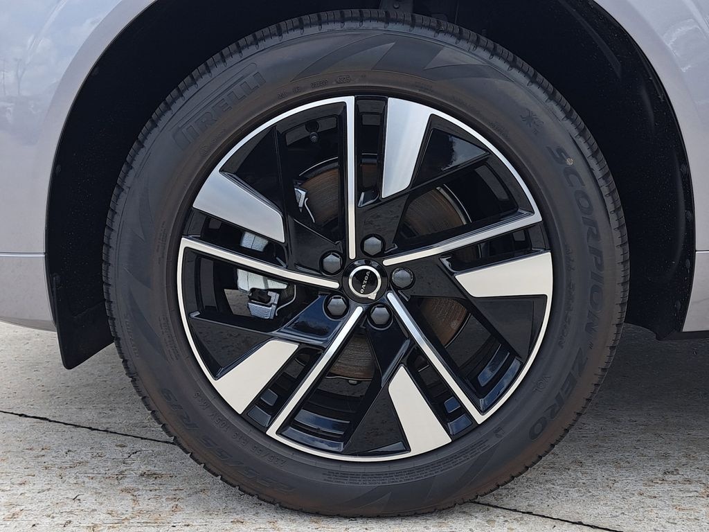 New 2026 Volvo XC60 B5 Core SUV