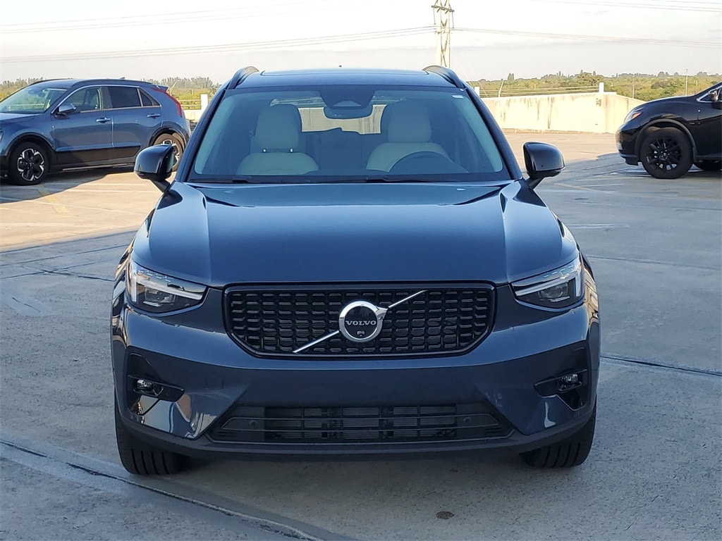 New 2026 Volvo XC40 B5 Ultra SUV