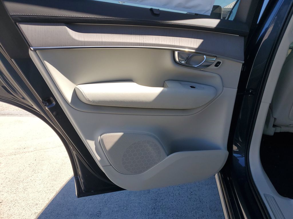 2026 Volvo XC90 Ultra - Photo 8