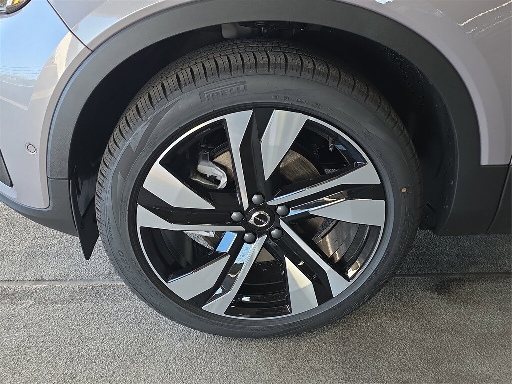 New 2026 Volvo XC40 B5 Plus SUV