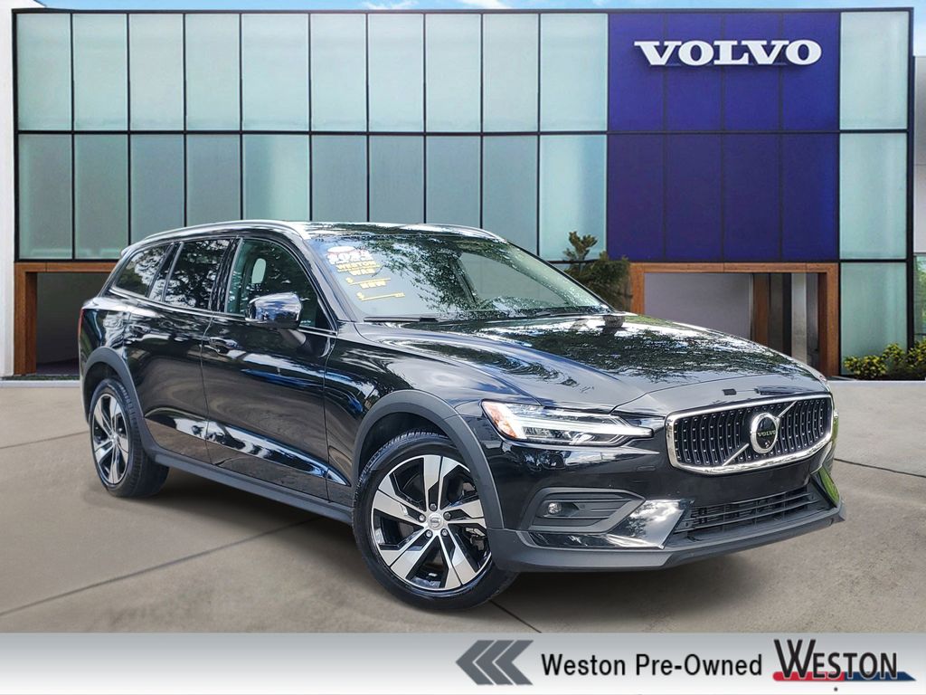 2024 Volvo V60 Cross Country