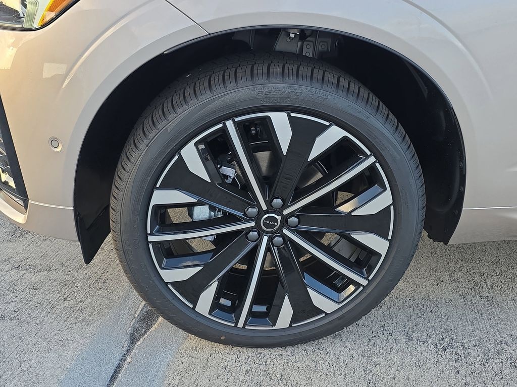 New 2026 Volvo XC60 B5 Ultra SUV