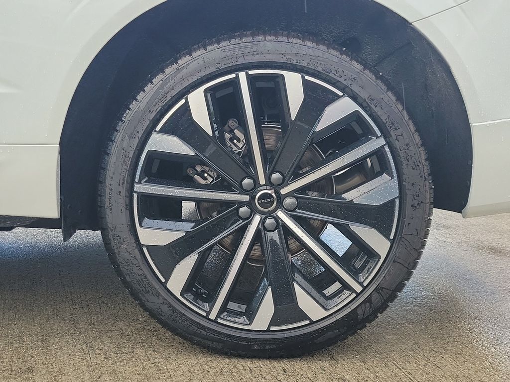 New 2026 Volvo XC60 B5 Ultra SUV