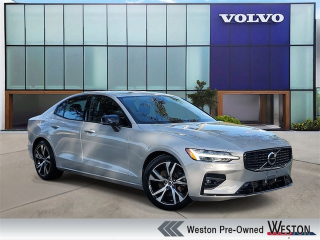 2025 Volvo S60 B5 Core Sedan