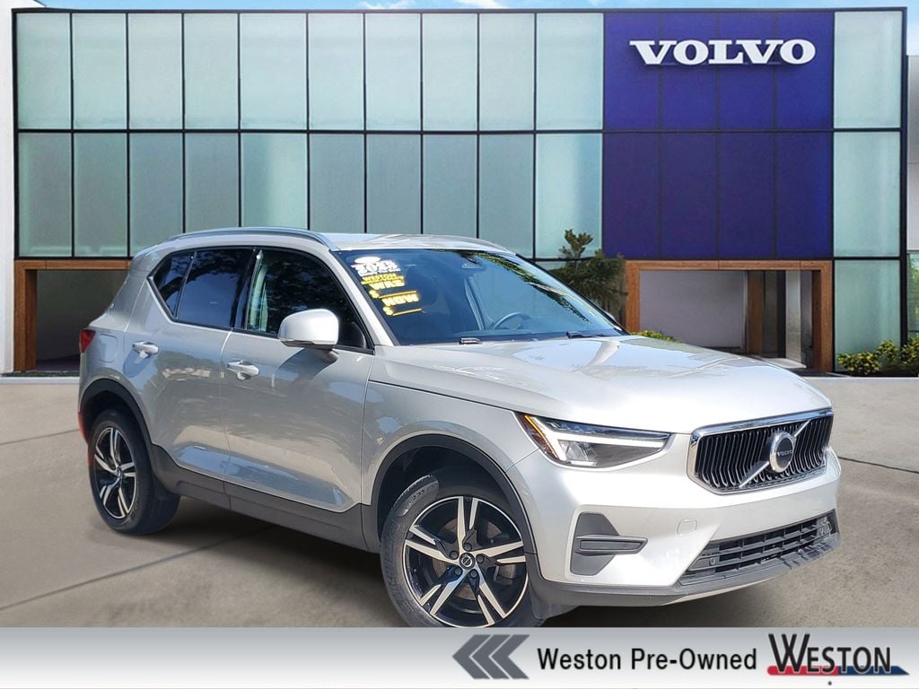 Certified 2023 Volvo XC40 B4 Core SUV